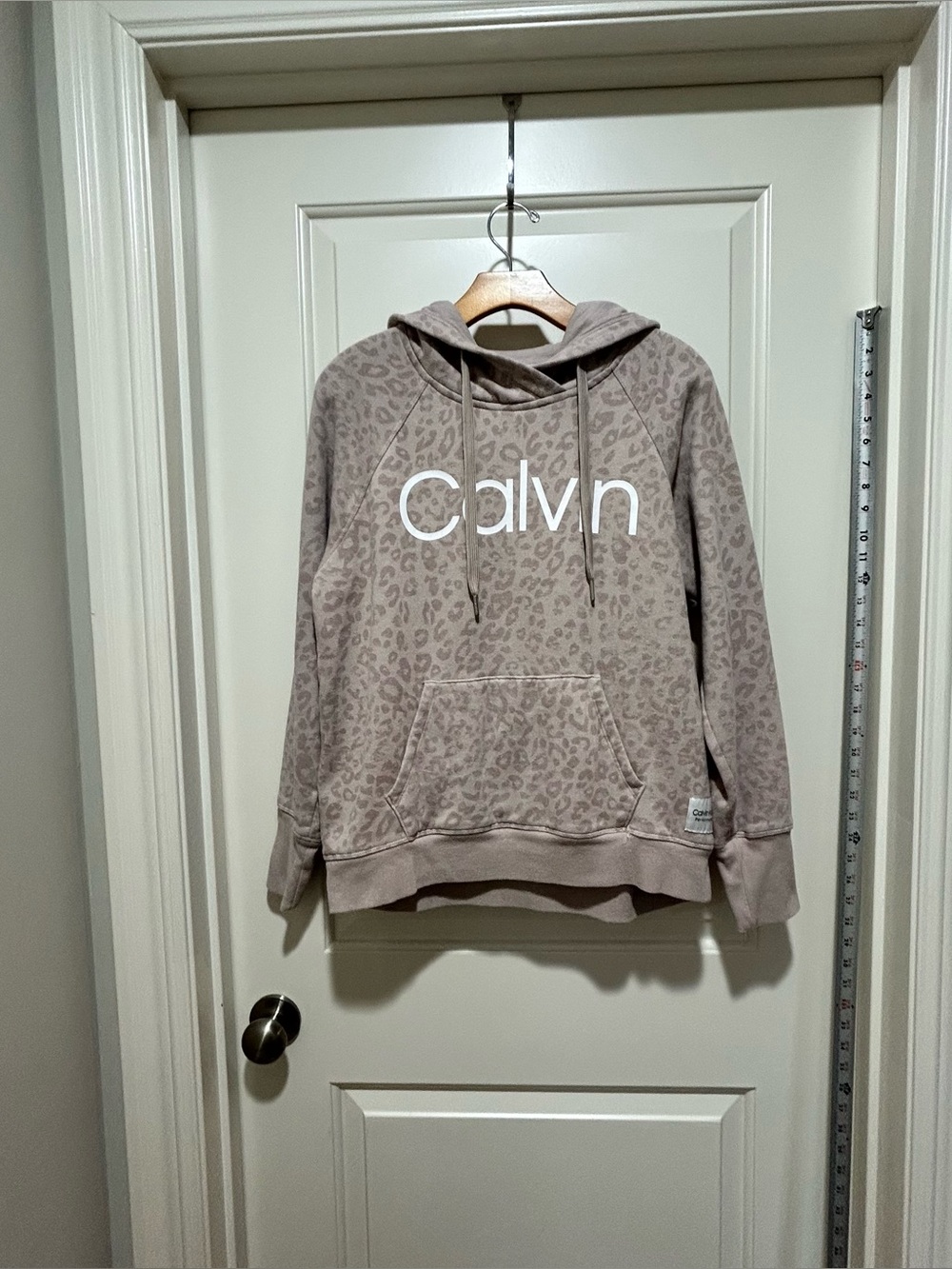Calvin Klein Performance womens size M Taupe Leopard Print Hoodie Sweatshirt.